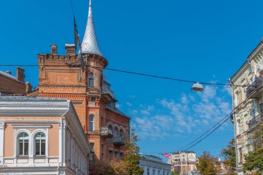 Ukrayna, Kyiv 'deki tarihi bir evin güzel yüzü