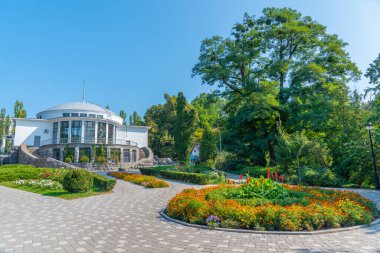 Ukrayna, Kyiv 'deki botanik bahçesine giriş.