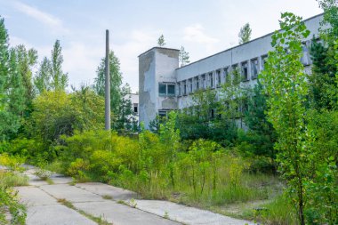 Ukrayna, Çernobil 'deki radar Duga istasyonunun kontrol odasını tahrip etti.