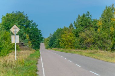 Ukrayna 'daki Pripyat kasabasına giden ana yol.