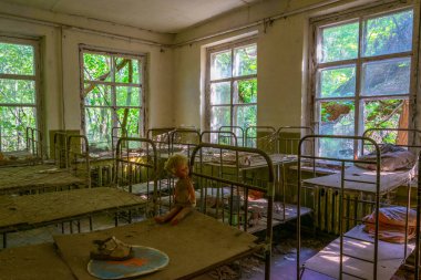 Ukrayna 'nın Çernobil sınırlama bölgesindeki anaokulunun iç kısımları.