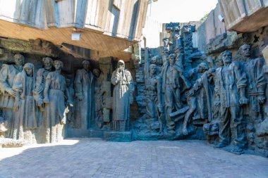 Ukrayna, Kiev 'deki Anavatan Anıtı' nda heykeller