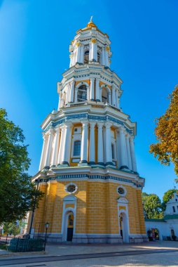 Ukrayna, Kiev 'deki Kyevsko-pecherska lavrasındaki çan kulesi.