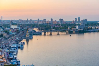 Ukrayna, Kyiv 'deki Dinyeper nehir manzarası