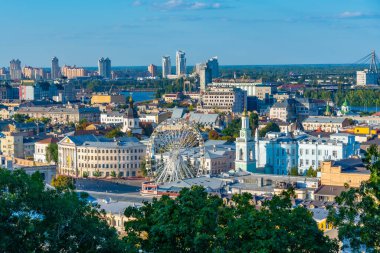 Ukrayna 'nın Kiev kentindeki Podil ilçesinin hava görüntüsü