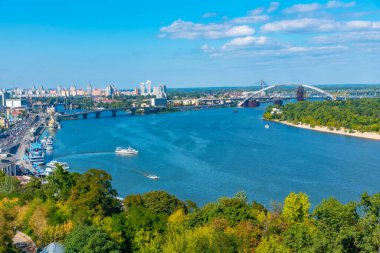 Ukrayna, Kyiv 'deki Dinyeper nehir manzarası