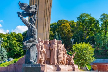 Ukrayna, Kiev 'deki ulusların dostluğunun heykelleri.