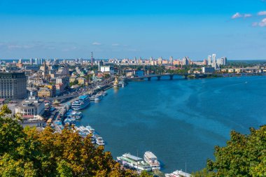 Ukrayna, Kyiv 'deki Dinyeper nehir manzarası