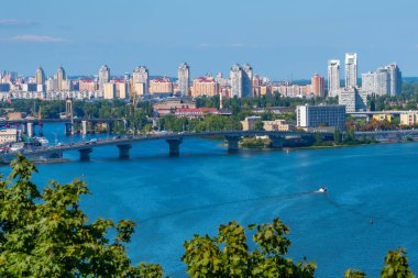 Ukrayna, Kyiv 'deki Dinyeper nehir manzarası