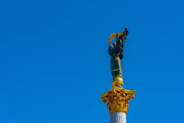 Ukrayna, Kyiv 'deki Meydan Nezalezhnosti Meydanı' nda bağımsızlık anıtı