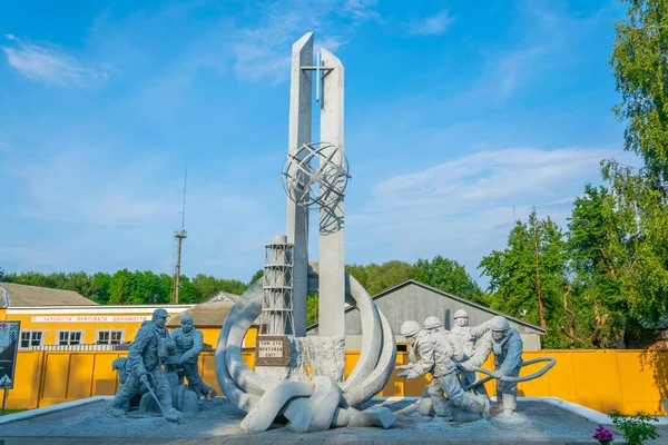 Monument Aux Pompiers Morts Lors Accident Tchernobyl Ukraine — Photo