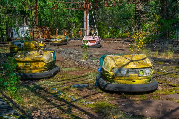 Velhos Carros Pára Choques Parque Diversões Pripyat Ucrânia — Fotografia de Stock