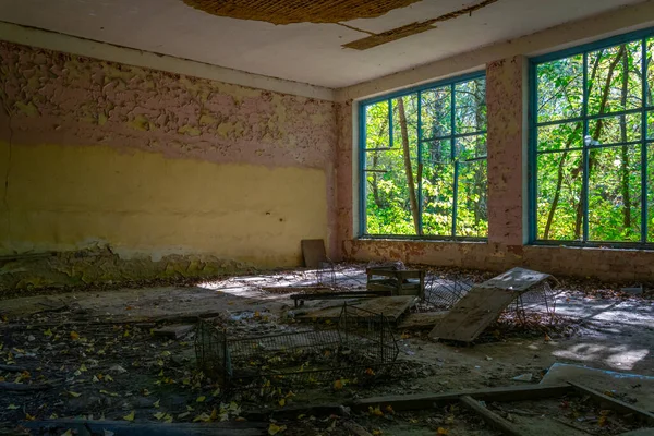 Interior Partido Uma Casa Aldeia Zona Exclusão Chernobyl Ucrânia — Fotografia de Stock