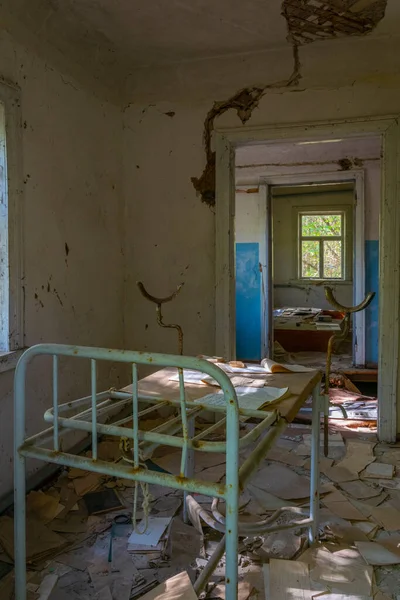 Interior Partido Uma Casa Aldeia Zona Exclusão Chernobyl Ucrânia — Fotografia de Stock