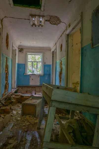 Interior Partido Uma Casa Aldeia Zona Exclusão Chernobyl Ucrânia — Fotografia de Stock