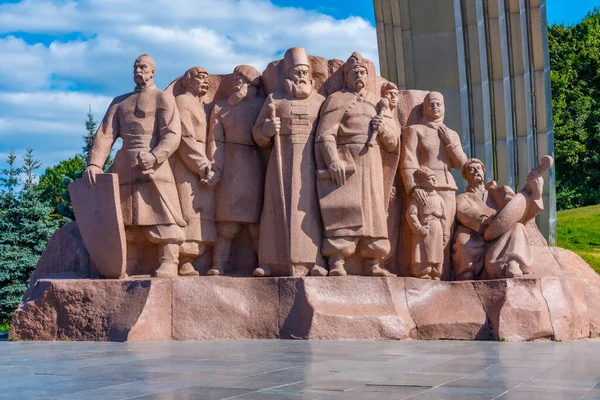Esculturas Torno Amistad Las Naciones Arco Kiev Ucrania — Foto de Stock