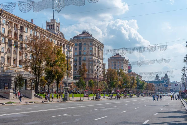 Kyiv Ukraine September 2019 People Walking Khreschatyk Boulevard Sunday Kyiv — Stock Photo, Image