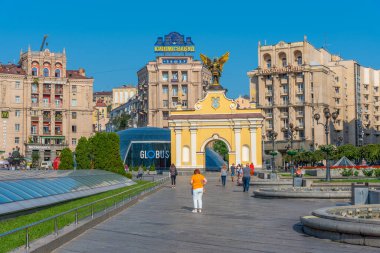 KYIV, UKRAINE, 31 AĞUSTOS 2019: Ukrayna, Kyiv 'deki Meydan Nezalezhnosti Meydanı' nın Liadski kapısı