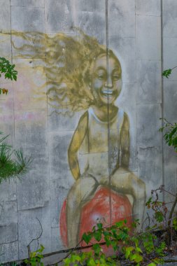 PRIPYAT, UKRAINE, 30 AĞUSTOS 2019: Ukrayna 'daki Çernobil Yasaklama Bölgesi içindeki sokak sanatı