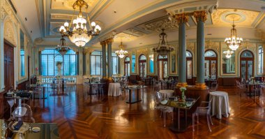 MURCIA, İspanya, 19 Haziran 2019: Spai 'deki Real Casino de Murcia' nın içindeki restoran