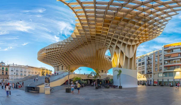 2018 Sevilla Spain June 2019 People Strolling Pillars Setas Sevilla — 스톡 사진