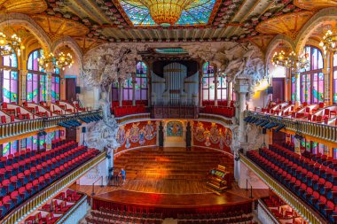 BARCELONA, İspanya, 30 Haziran 2019: Barcelona, İspanya 'daki Palau de la Musica' nın İçi