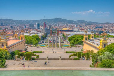 BARCELONA, İspanya, 28 Haziran 2019: Barcelona 'daki Placa d' espanya Katalan Ulusal Sanat Müzesi 'nden izlendi