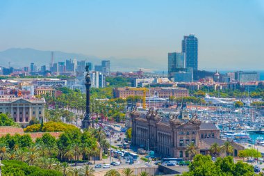 BARCELONA, İspanya, 28 Haziran 2019: Barcelona, İspanya 'daki Port vell' in havadan görünüşü