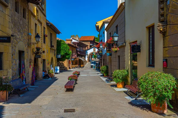 Barcelona España Junio 2019 Vista Una Calle Estrecha Parque Poble — Foto de Stock