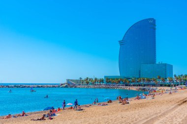 Barcelona 'da Barceloneta Sahili' nde Ricardo Bofill, İspanya 'nın W Oteli tarafından tasarlandı.