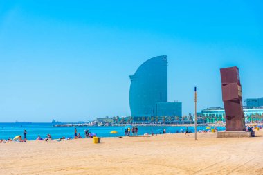 Barcelona 'da Barceloneta Sahili' nde Ricardo Bofill, İspanya 'nın W Oteli tarafından tasarlandı.