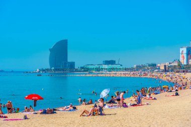 Barcelona 'da Barceloneta Sahili' nde Ricardo Bofill, İspanya 'nın W Oteli tarafından tasarlandı.