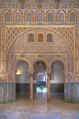 SEVILLA, İspanya, 25 Haziran 2019: İspanya 'daki gerçek alcazar de Sevilla Büyükelçiler Salonu