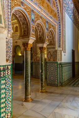 SEVILLA, İspanya, 25 Haziran 2019: İspanya 'da gerçek alcazar de Sevilla' da güzel süsler