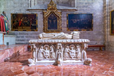 SEVILLA, İspanya, 25 HAZİRAN 2019: Sevilla, İspanya 'daki El Divino Salvador Kilisesi