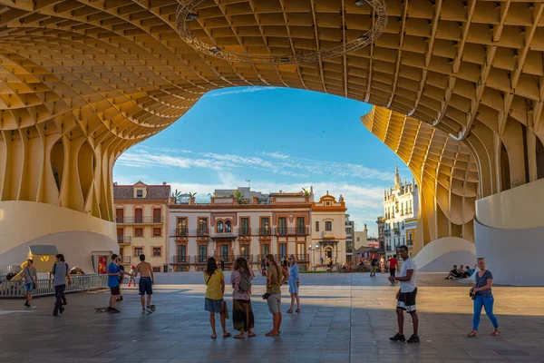 Sevilla Spagna Giugno 2019 Gente Passeggia Tra Pilastri Setas Sevilla — Foto Stock