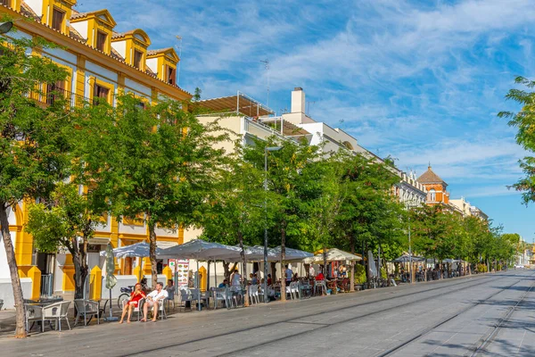 Sevilla España Junio 2019 Gente Está Paseando Por Una Calle —  Fotos de Stock