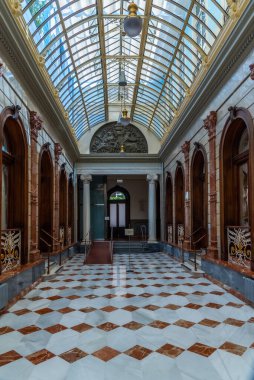 MURCIA, İspanya, 19 Haziran 2019: İspanya 'daki Real Casino de Murcia' nın içindeki koridor