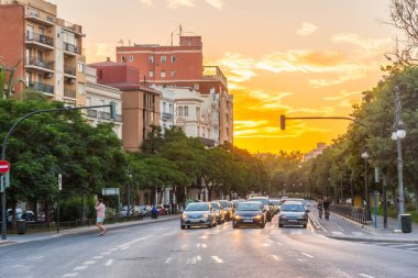 VALENCIA, İspanya, 17 Haziran 2019: Valencia, İspanya 'da trafik