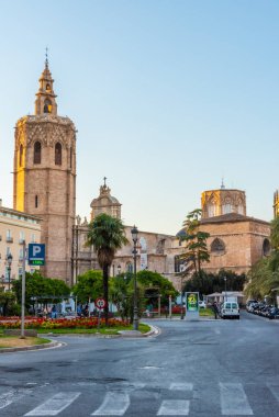 VALENCIA, İspanya, 17 Haziran 2019: Valencia 'daki Katedral Plaza de la Reina, İspanya