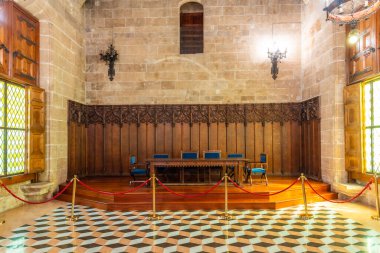 VALENCIA, İspanya, 17 Haziran 2019: Valencia, İspanya 'daki Lonja de la Seda binasının içindeki oda