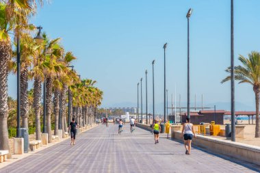 VALENCIA, İspanya, 17 Haziran 2019: Valencia, İspanya 'da deniz kenarı gezisi