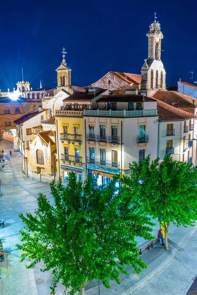 Salamanca Spanje Mei 2019 Zonsondergang Uitzicht Een Smalle Straat Het — Stockfoto