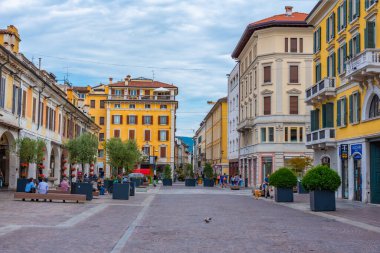BRESCIA, İtalya, 15 Temmuz 2019: Brescia, İtalya 'daki Corso Palestro manzarası