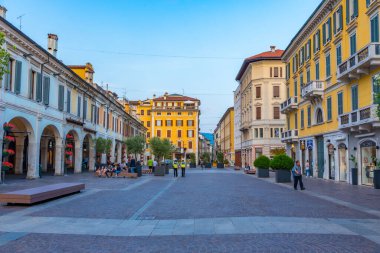 BRESCIA, İtalya, 15 Temmuz 2019: Brescia, İtalya 'daki Corso Palestro manzarası