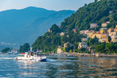 COMO, İtalya, 18 Temmuz 2019 İtalya 'da feribot turu gölü Como