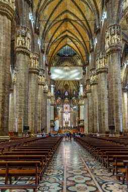 MILANO, İtalya, 19 Temmuz 2019: Milano, İtalya 'daki Duomo Katedrali