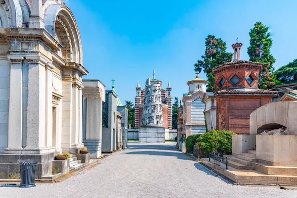 Milano Italy July 2019 Прикрашені Могили Цвинтарі Cimitero Monumentale Мілано — стокове фото