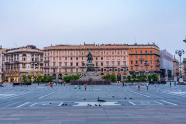 MILANO, İtalya, 20 Temmuz 2019: Milano, İtalya 'nın merkezinde Kral II. Vittorio Emanuele' nin Gece Görüşü