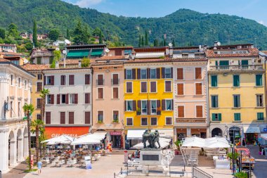 SALO, ITALY, 23 HAZİRAN 2019 İtalya 'daki Salo Meydanı